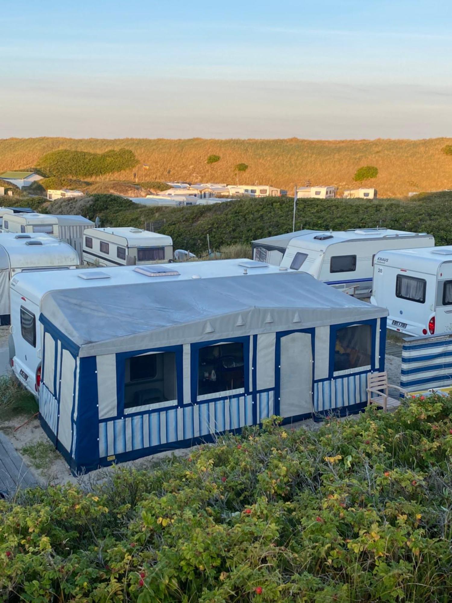 Wohnwagenvermietung Hoernum / Sylt Buitenkant foto