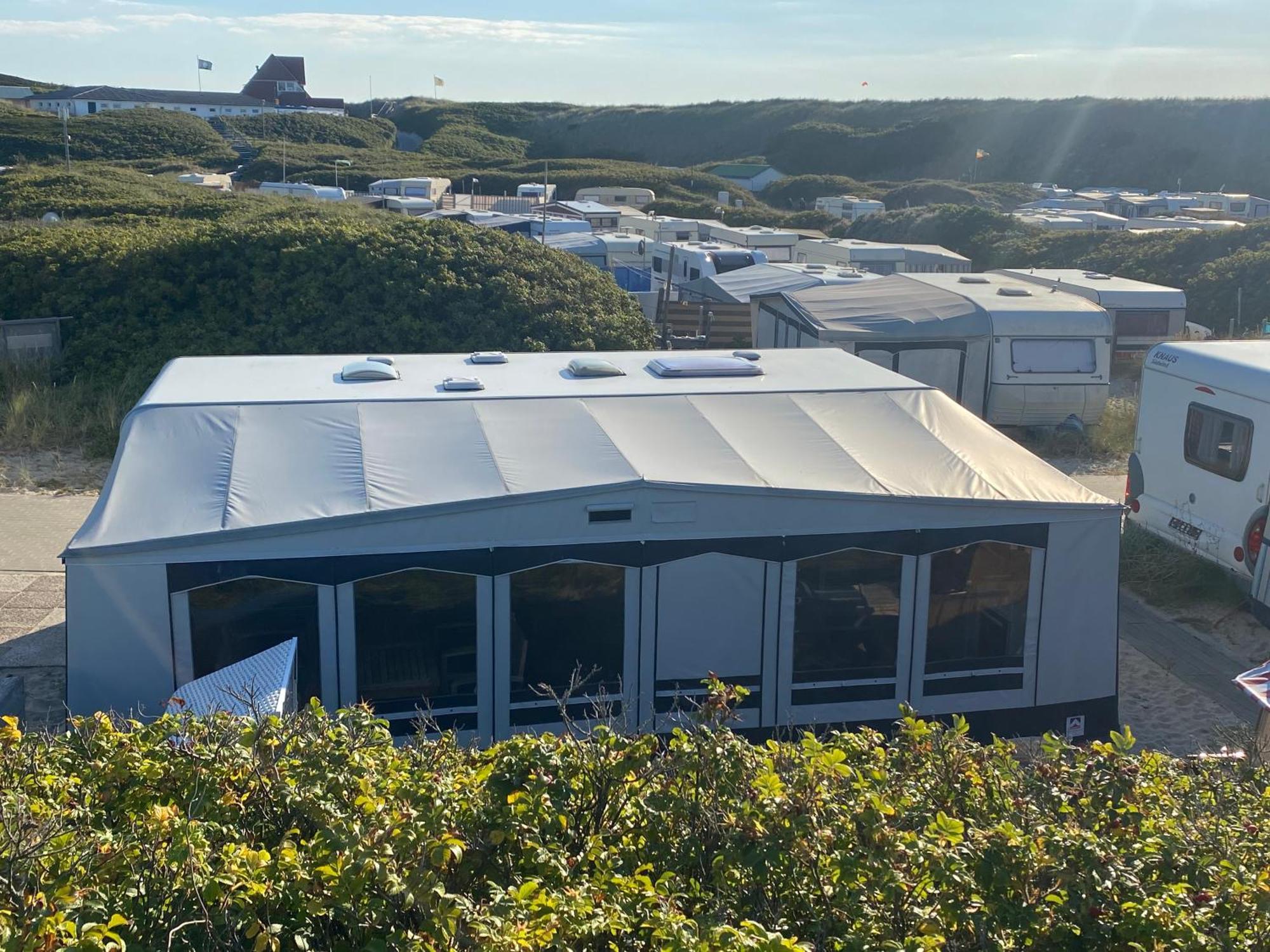 Wohnwagenvermietung Hoernum / Sylt Buitenkant foto