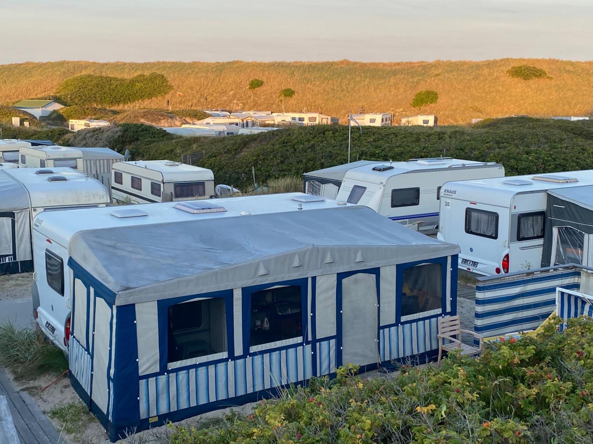 Wohnwagenvermietung Hoernum / Sylt Buitenkant foto